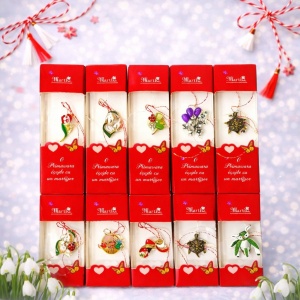 Set 10 Brose Martisor, cu simboluri specifice primavarii si snur alb rosu, in cutiuta - Img 2