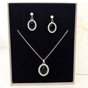 Set bijuterii dama Feeling Oval Black din inox cu colier si cercei, pandantiv cu piatra neagra ovala si cristale, in cutie eleganta - Img 3