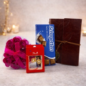 Set Brown Romance, trandafiri din sapun in cutie inima, ciocolata Schogetten si jurnal elegant maro