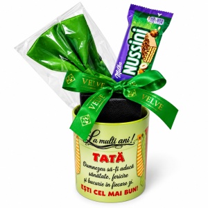 Set cadou pentru tata, Green Edition, cu cana cu mesaj, papion verde, butoni, ac de cravata si Milka Nussini - Img 2