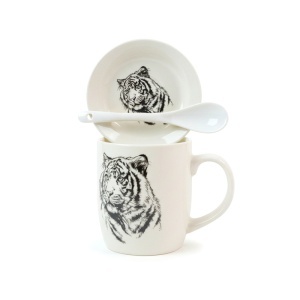 Set cana din ceramica 300 ml cu lingurita si farfurie, model tigru, ambalat in cutie eleganta - Img 4