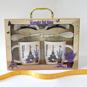 Set ceramic, LOVE Paris, doua cani imprimate cu Turnul Eiffel, 350ml, doua lingurite ceramice si farfurii asortate, in cutie eleganta, Ghiveci Lavanda Bej
