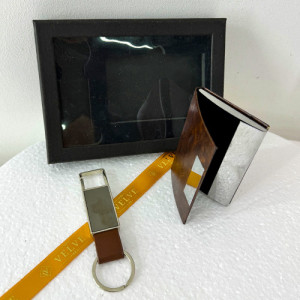Set Gentleman cu 2 accesorii, breloc si port carti vizita  2