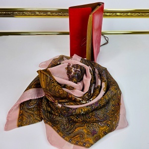 Set jurnal vintage rosu cu esarfa eleganta - Img 6