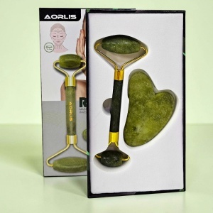 Set masaj facial din jad verde, roller si Gua Sha, cadou relaxare si ingrijire ten - Img 3