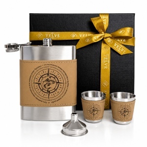 Set pentru barbati Pescar cu plosca 250 ml, 2 pahare si palnie, in cutie eleganta