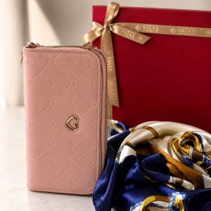 Set premium dama Romance Edition, cu portofel din piele eco roz si esarfa satinata, in cutie eleganta - Img 2