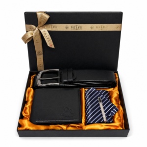 Set premium pentru barbati Diplomat Edition cu portofel si curea din piele eco neagra, cravata bleumarin si ac de cravata, in cutie eleganta