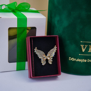 Set Special Spring, cu esarfa, brosa si aranjament din trandafiri de sapun, verde
