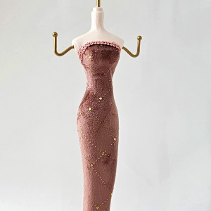 Suport bijuterii sub forma de silueta, Roz pudrat, 28cm 3