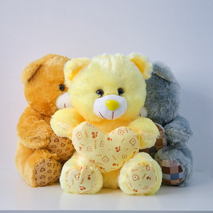 Ursulet de plus Coco, cu inimioara, inaltime 30cm, Galben