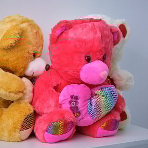 Ursulet de plus Twinkle, cu inimioara, inaltime 37 cm, Roz