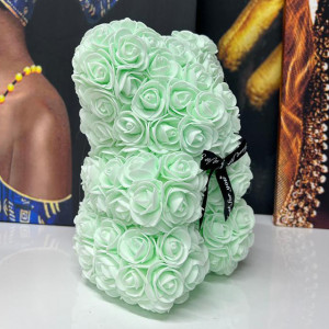Ursulet floral verde deschis din Trandafiri 25 cm, decorat manual, cutie cadou
