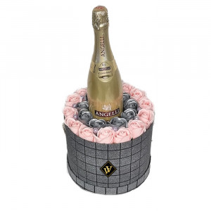 Velve Silver Gift, aranjament floral cu trandafiri de sapun si spumant Angelli Cuvee Gold