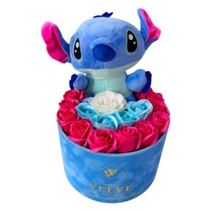 Aranjament cu flori de sapun si jucarie de plus Stitch albastru, in cutie eleganta - Img 2