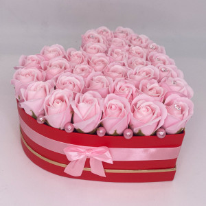 Aranjament floral Cherry cutie inima cu 31 trandafiri de sapun