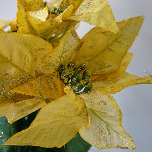 Aranjament floral cu Craciunita artificiala in giveci de plastic, Auriu 29cm