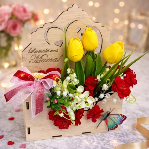 Aranjament floral Envelo cadou pentru Mama, flori de sapun si plante artizanale, in cutie decorativa