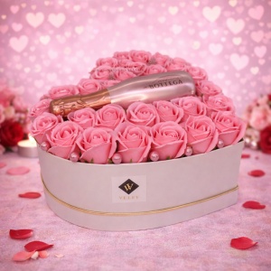 Aranjament floral Gold Rose, cutie inima cu trandafiri de sapun si Prosecco Bottega Rose Gold