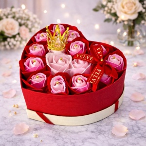 Aranjament floral Intimissimo, 15 trandafiri de sapun si coronita deco, Rosu-Roz