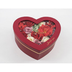 Aranjament floral Red Heart cu trandafiri de sapun in cutie rosie in forma de inima