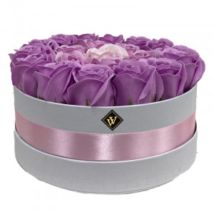 Aranjament floral Special Lilac in cutie rotunda cu 21 trandafiri sapun - Img 1