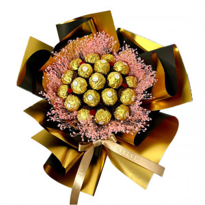Buchet cadou Delice, cu pancarta si text "La Multi Ani!", 19 praline Ferrero și broom natural criogenat