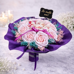Buchet cadou Delice „La Multi Ani!”, cu 8 praline Raffaello, 9 trandafiri de sapun si broom natural criogenat - Img 2