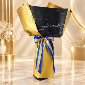 Buchet floral Glitter cu 21 trandafiri, decorati cu sclipici, alb si albastru, inaltime 50 cm - Img 4