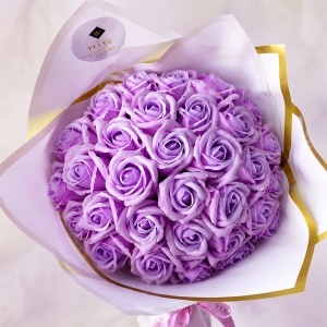 Buchet floral Royal cu 31 trandafiri de sapun, 55 cm - Img 4