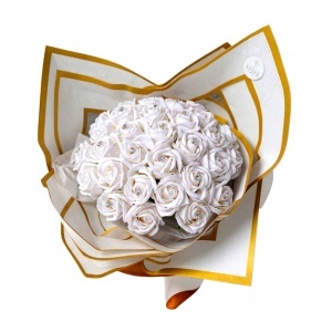 Buchet floral Royal cu 31 trandafiri de sapun - Img 4