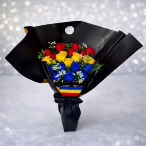 Buchet floral Tricolor cu trandafiri de săpun și plante artizanale - Img 4