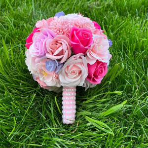 Buchet Mireasa din trandafiri, anemone, dalii de sapun, multicolor