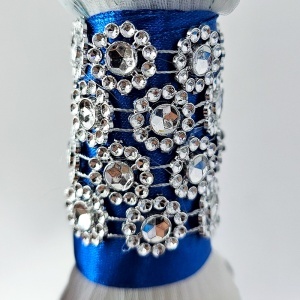 Buchet mireasa elegant Blue Royal cu cale albastre, margarete si cristale - Img 4