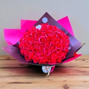 Buchet Red Opulent cu 101 trandafiri de sapun, Rosu-Alb - Img 1