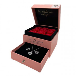 Cutie cu sertar Wend, mesaj text "La multi ani, colega", 9 trandafiri de sapun si set acccesorii, cercei si lant cu pandantiv, in punga cadou, roz5