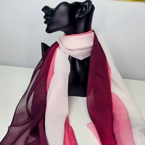 Esarfa satinata de dama, in cutie eleganta, burgundy degrade, 163x50 cm - Img 4