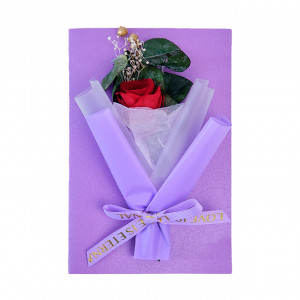 Felicitare cu aranjament floral, trandafir criogenat si spatiu pentru mesaj, in cutie transparenta