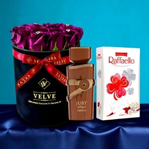 Pachet Crystal Beauty cu aranjament floral din 15 trandafiri mov de sapun, parfum arabesc Just Choco Fragrance World 100 ml si praline Raffael - Img 3