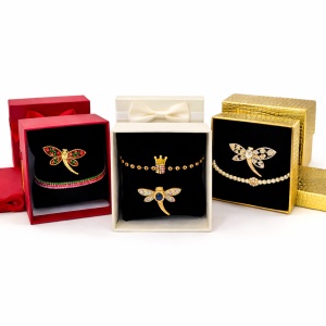 Pachet Martisor 3 seturi premium bratara si brosa libelula, ambalate individual in cutii elegante - Img 2