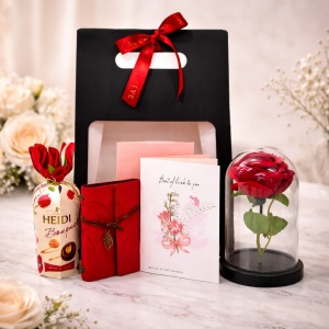 Pachet Rose, praline Heidi 120 gr, jurnal vintage, felicitare, trandafir in cupola de plastic, in cutie tip de gentuta, Rosu