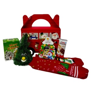 Pachet Secret Santa, pentru copii, cu figurina bradut care canta si danseaza, sosete cu tematica de Craciun si o selectie de dulciuri, ambalate in cutie cadou in forma de trenulet