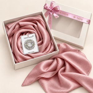 Pachet Silky pentru femei cu esarfa eleganta si brosa, 170 x 90 cm, Roz pudrat - Img 4