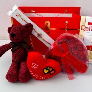 Pachet Special Valentine, cu ursuleț pluș 18 cm, inimioara plus 8 cm, cutie inima cu 12 trandafiri din sapun, bratara si tableta Raffaello, ambalate în cutie tip poseta - Img 6