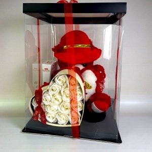 Pachet Special Valentine, ursulet de plus, aranjament floral romantic și praline Raffaello - Img 3