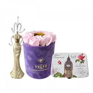 Pachet Velvet, cu 9 trandafiri de sapun, in cutie mov de catifea, Roz/Auriu, cutie bijuterii si suport bijuterii in forma de silueta