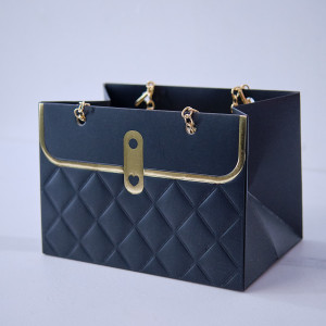 Punga pentru cadouri, neagra, 15 x 10 x 10.5 cm