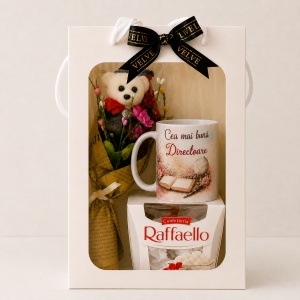 Set „Cea mai buna Directoare” cu cana personalizata, minibuchet cu ursulet, praline Raffaello si ambalaj elegant - Img 2