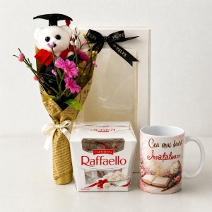 Set „Cea mai buna Invatatoare” cu cana personalizata, minibuchet cu ursulet, praline Raffaello si ambalaj elegant - Img 4