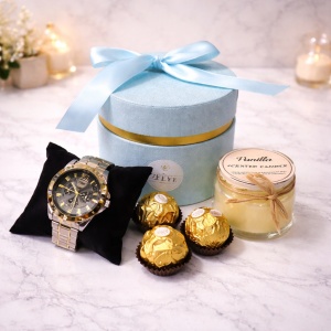 Set aniversar Strong Vibe, cu ceas barbatesc casual Ulysses, lumanare parfumata Vanilla si praline Ferrero Rocher, in cutie eleganta, Albastru baby blue